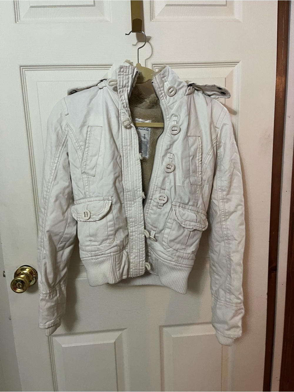 Vintage Y2K Aeropostale Women's Cream Sherpa-Lined Jacket